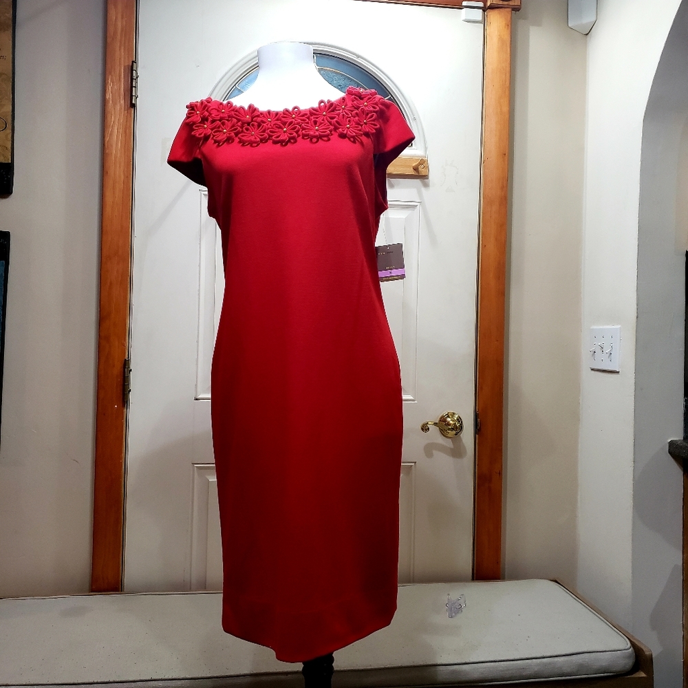 Taylor Red Dresst